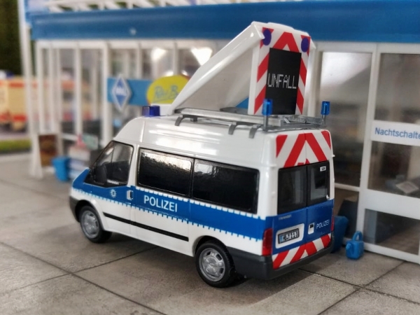 Polizei Bremen Sondermodell Ford Transit Sicherungskraftwagen der Verkehrsbereitschaft