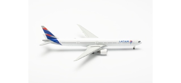 LATAM Airlines Brasil Boeing 777-300ER - Kennung: PT-MUF