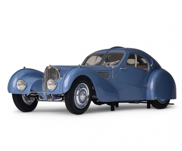 IXO - 1:8 Bugatti 57 SC - Unfassbare 859 Bauteile und ca. 10 KG