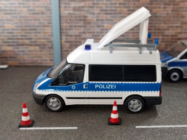 LETZTE CHANCE/RESTMENGE: Polizei Bremen Sondermodell Ford Transit Sicherungskraftwagen der VB