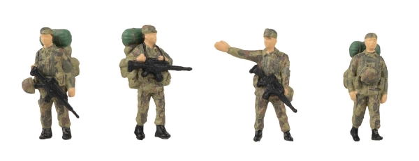 Soldaten mit Gepäck - 4 Figuren