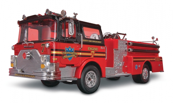 Revell USA- Fire Fighter Truck "Mack Fire Pumper " - 1:32